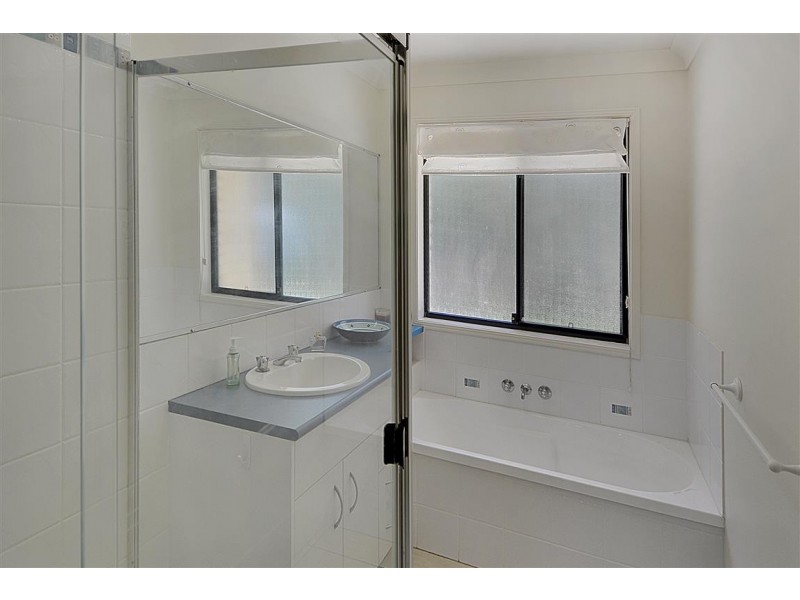 9 Olivia Court, Landsborough QLD 4550