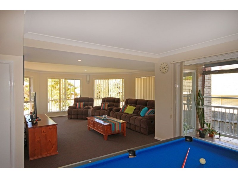 12 Hempstock Street, Glass House Mountains QLD 4518