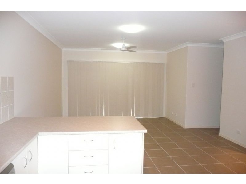 2/11 Katherine Street, Beerwah QLD 4519