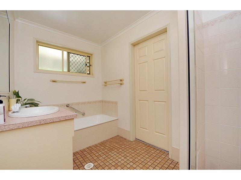 17 Laurel Street, Beerwah QLD 4519