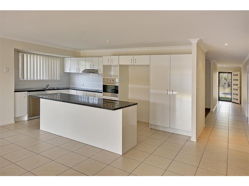 17 Parkside Drive, Beerwah QLD 4519