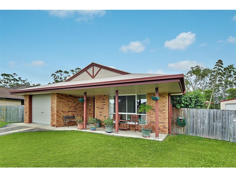 13 Crumpton Place, Beerwah QLD 4519