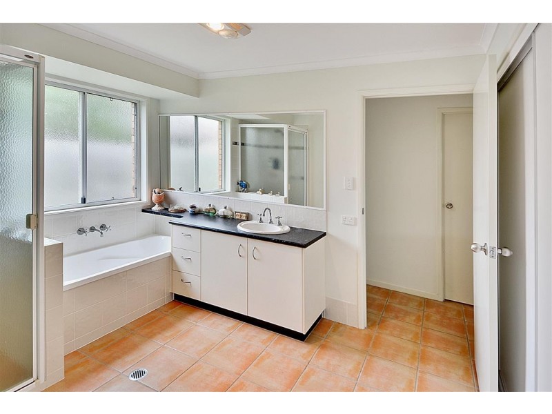 13 Crumpton Place, Beerwah QLD 4519