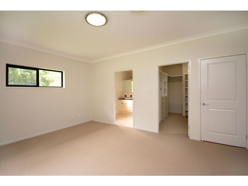 8 Lyndie Court, Beerwah QLD 4519