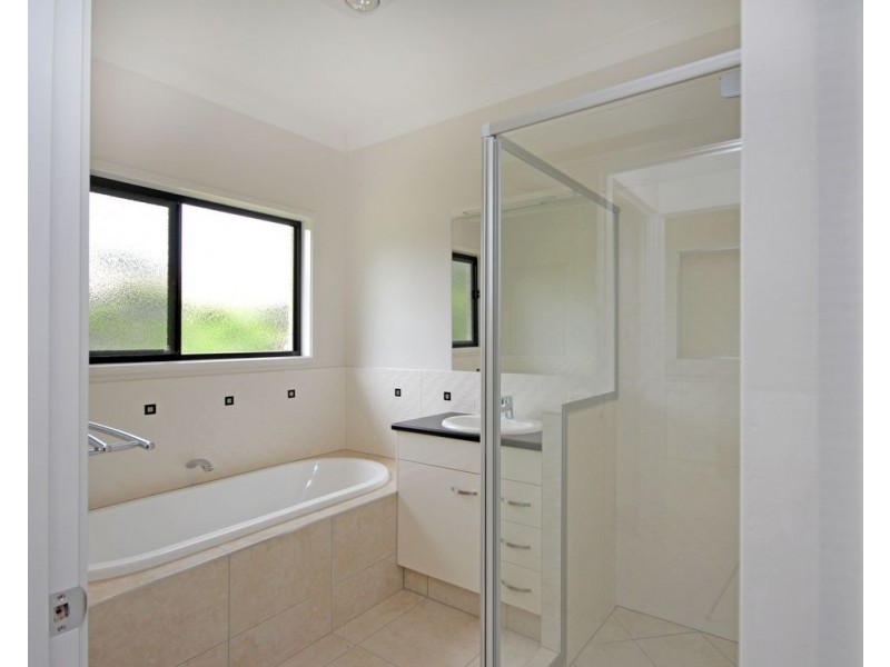 8 Lyndie Court, Beerwah QLD 4519