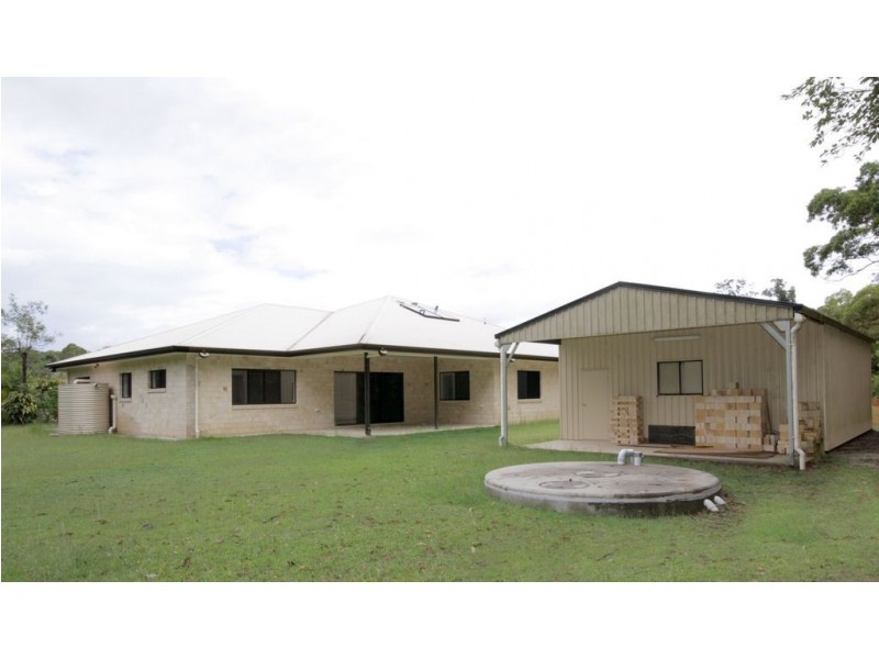 8 Lyndie Court, Beerwah QLD 4519