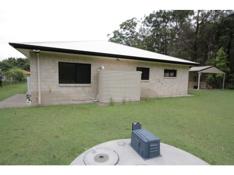 8 Lyndie Court, Beerwah QLD 4519