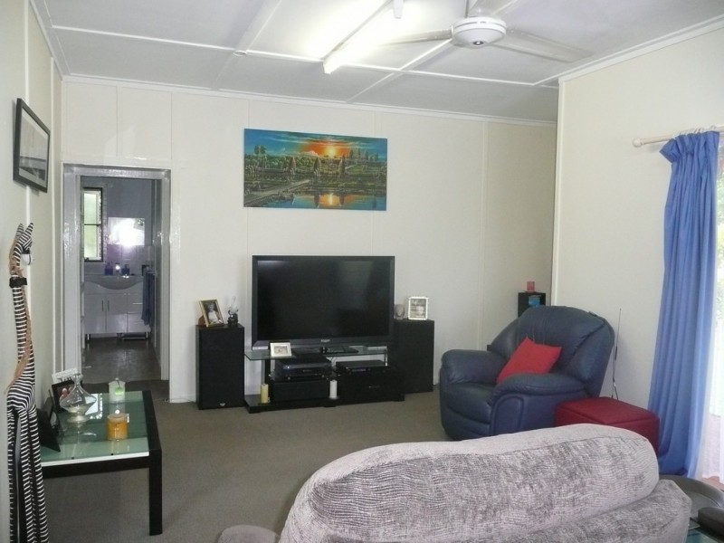3 Poole Road, Glass House Mountains QLD 4518