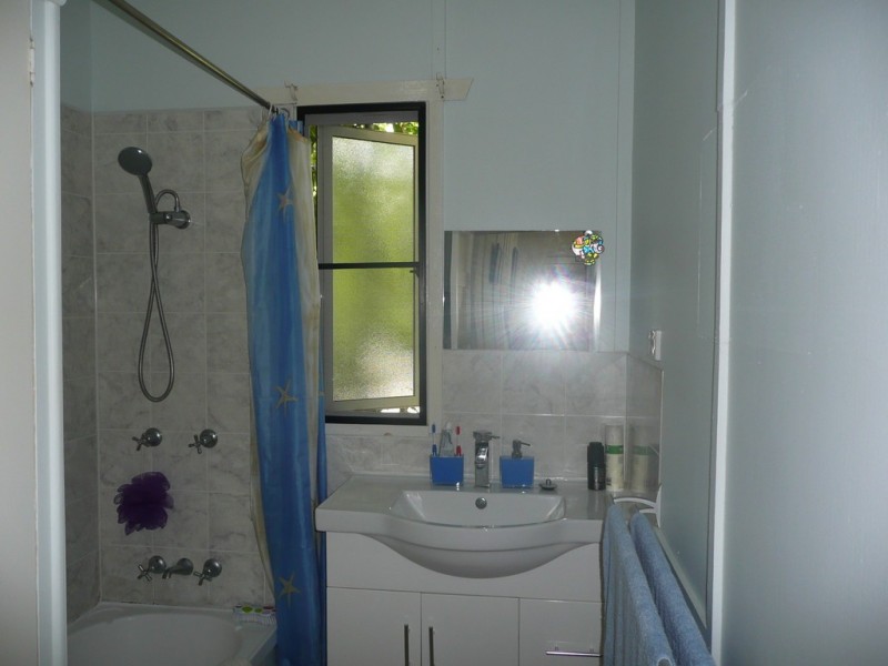 3 Poole Road, Glass House Mountains QLD 4518