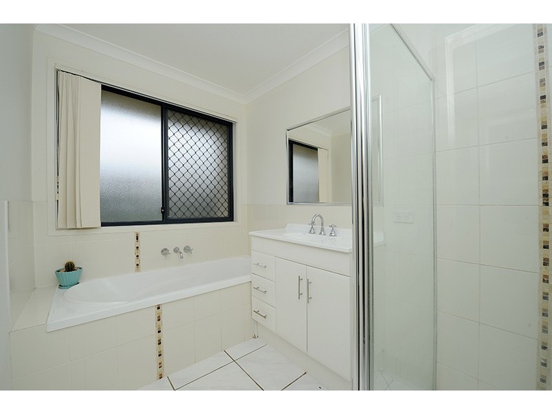 11 Parkside Drive, Beerwah QLD 4519