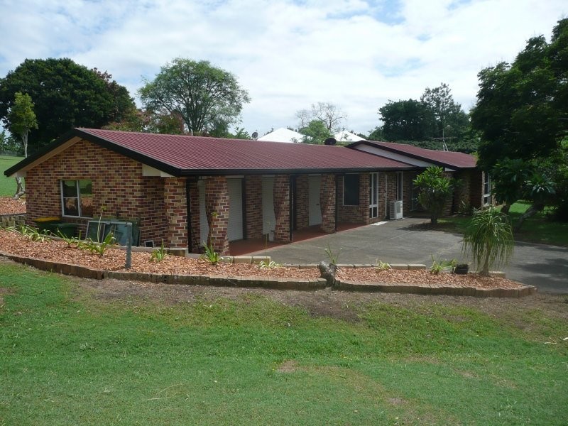 10 Yeates Road, Beerwah QLD 4519