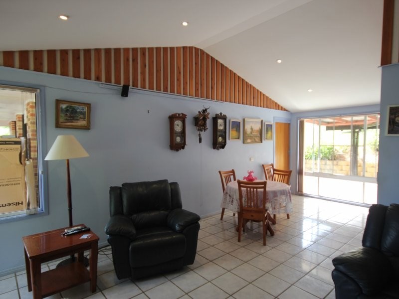 10 Yeates Road, Beerwah QLD 4519