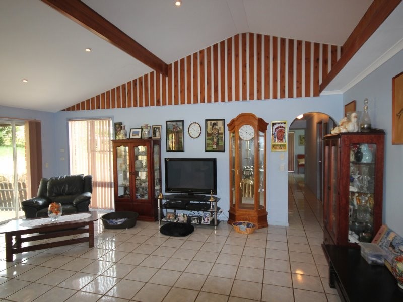 10 Yeates Road, Beerwah QLD 4519