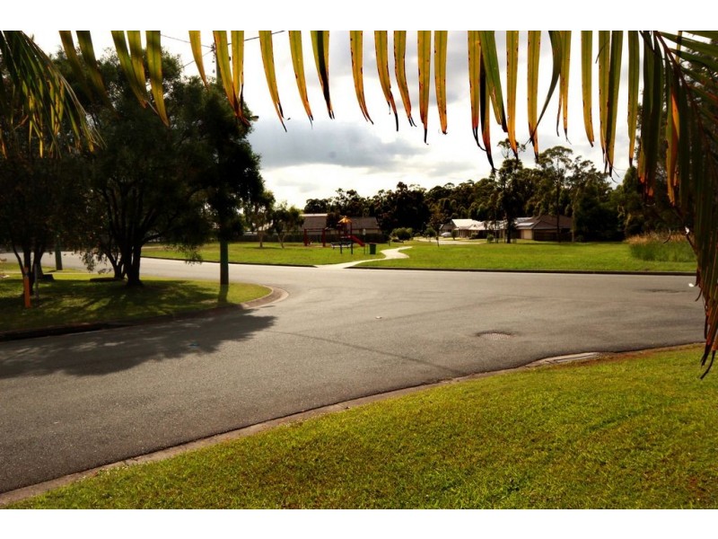 1 BARBARA COURT, Beerwah QLD 4519