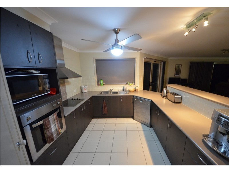 33 Kirsten Drive, Glass House Mountains QLD 4518