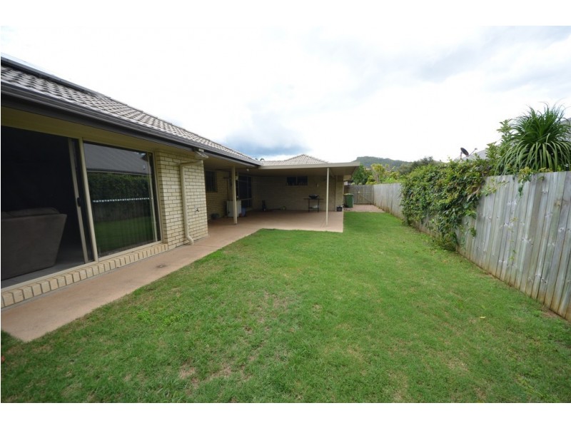 33 Kirsten Drive, Glass House Mountains QLD 4518