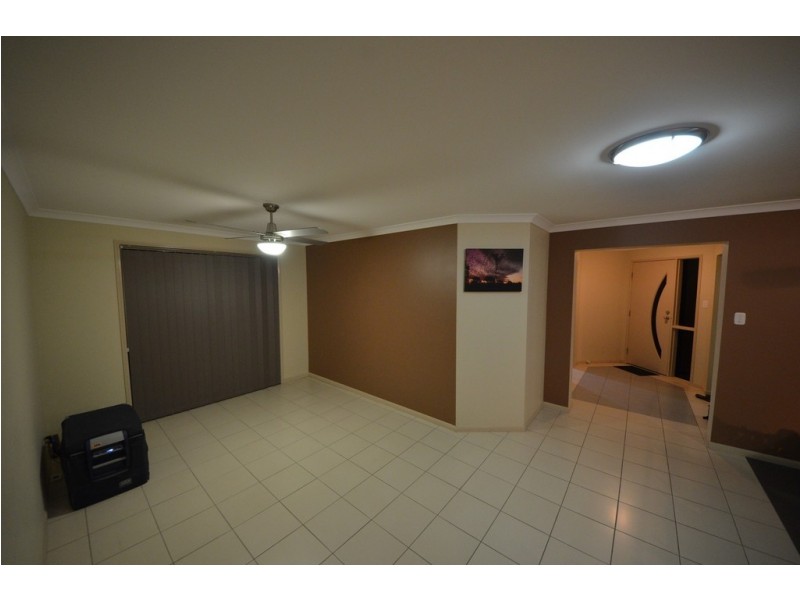 33 Kirsten Drive, Glass House Mountains QLD 4518