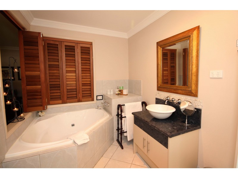 1233 Steve Irwin Way, Beerwah QLD 4519