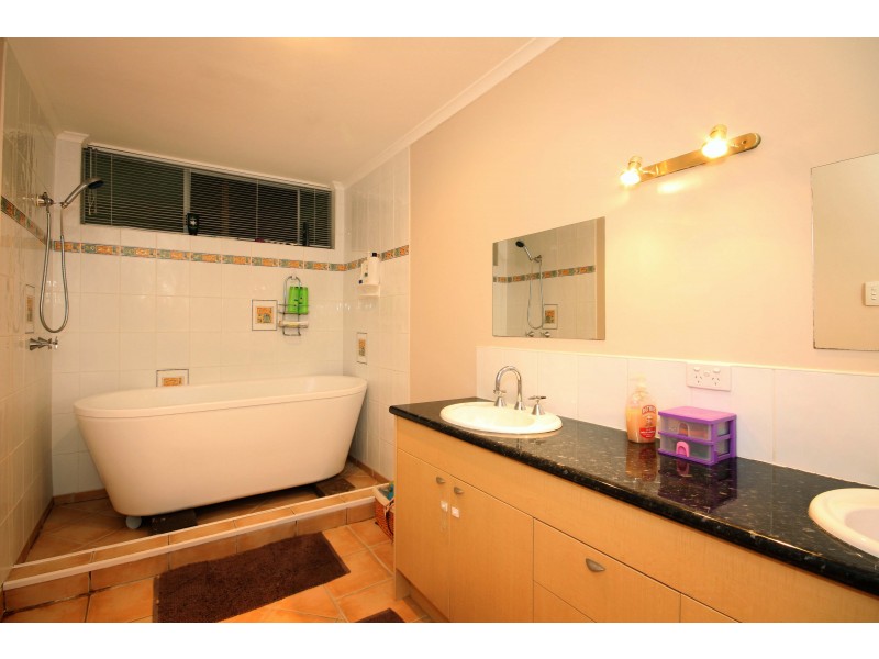 1233 Steve Irwin Way, Beerwah QLD 4519