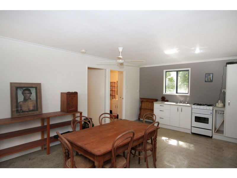 37 Bell Road, Glass House Mountains QLD 4518