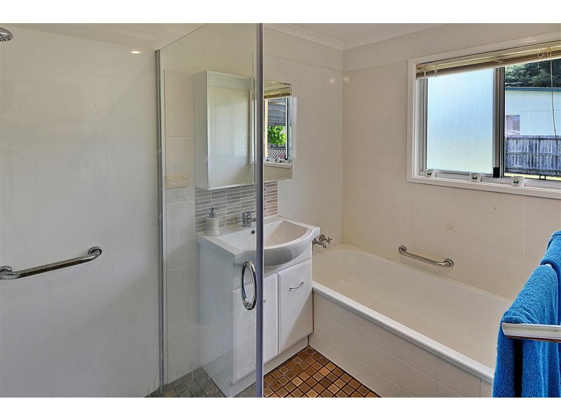 25 Twin Peaks Drive, Beerwah QLD 4519