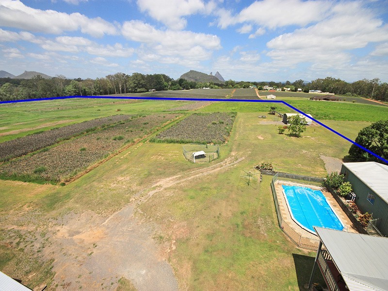 24 Scotts Rd, Glass House Mountains QLD 4518