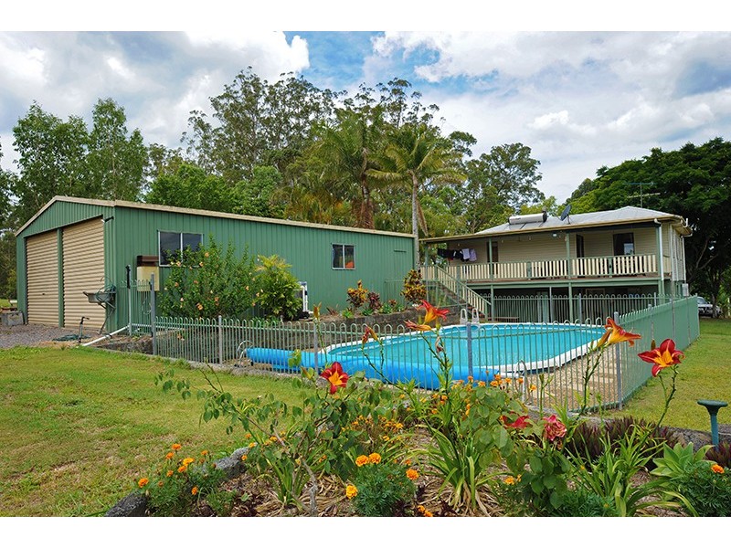 24 Scotts Rd, Glass House Mountains QLD 4518