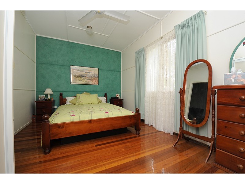 24 Scotts Rd, Glass House Mountains QLD 4518