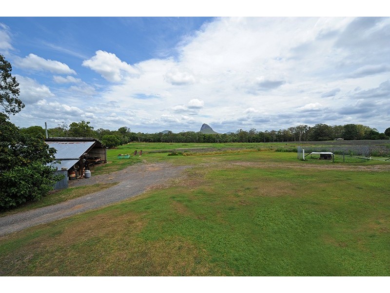 24 Scotts Rd, Glass House Mountains QLD 4518