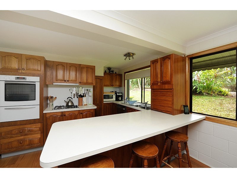 24 Scotts Rd, Glass House Mountains QLD 4518