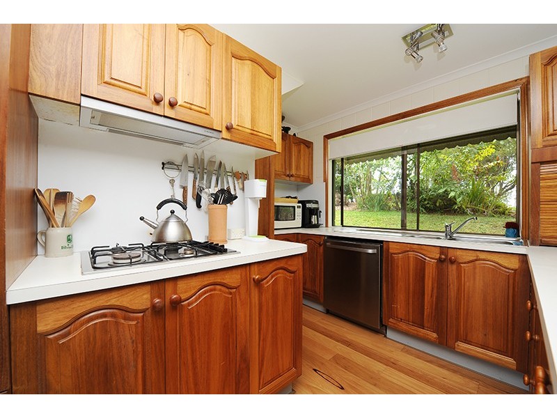 24 Scotts Rd, Glass House Mountains QLD 4518