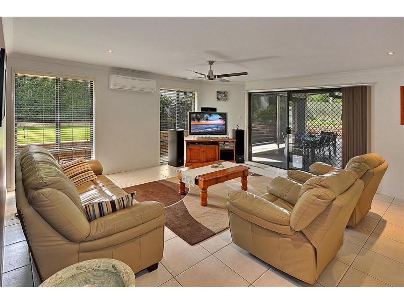 16 Coolamon Cres, Beerwah QLD 4519