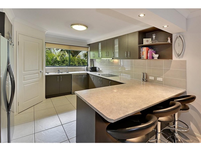 16 Coolamon Cres, Beerwah QLD 4519