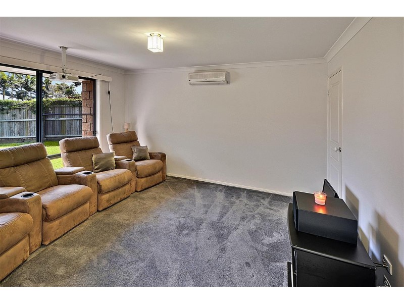 16 Coolamon Cres, Beerwah QLD 4519