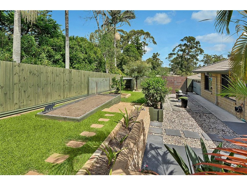 16 Coolamon Cres, Beerwah QLD 4519