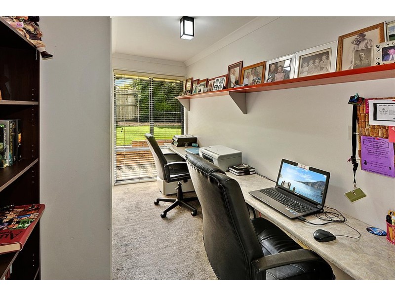 16 Coolamon Cres, Beerwah QLD 4519
