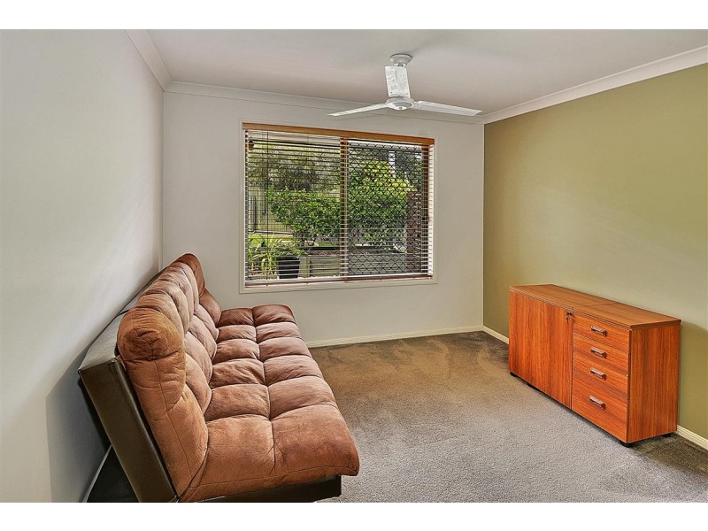 16 Coolamon Cres, Beerwah QLD 4519