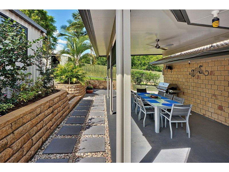 16 Coolamon Cres, Beerwah QLD 4519