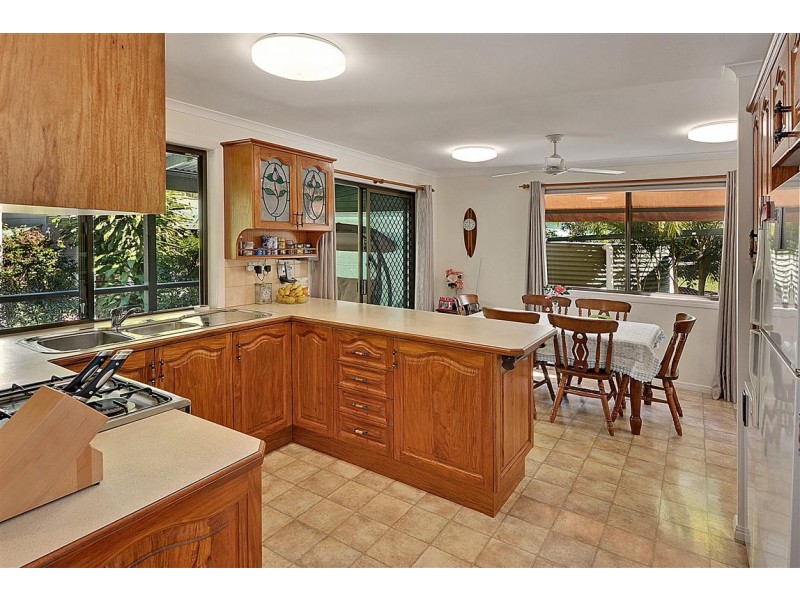 41 Whites Rd, Landsborough QLD 4550