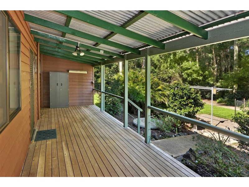 41 Whites Rd, Landsborough QLD 4550