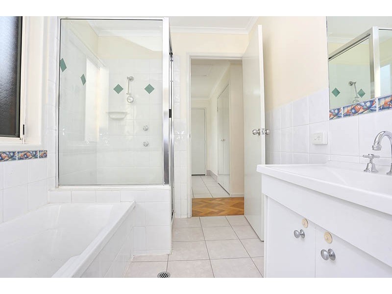 2 Rosewood Court, Landsborough QLD 4550