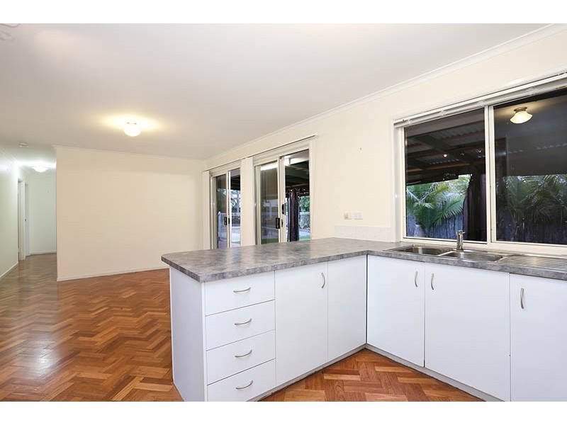 2 Rosewood Court, Landsborough QLD 4550