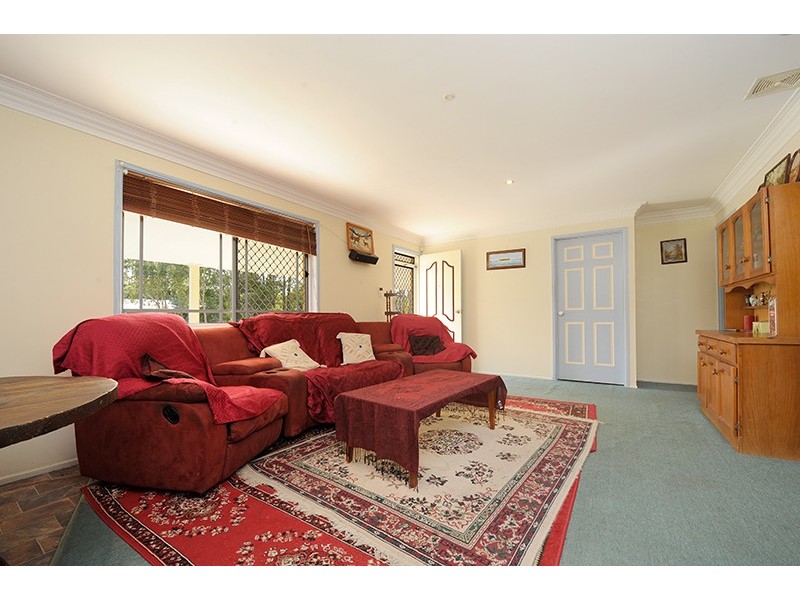 8a Greber Rd, Beerwah QLD 4519