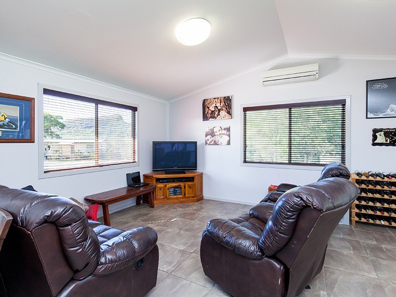 22 Gould Dve, Glass House Mountains QLD 4518
