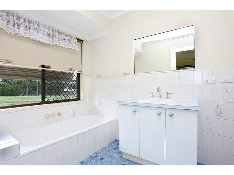 62 Pine Camp Road, Beerwah QLD 4519