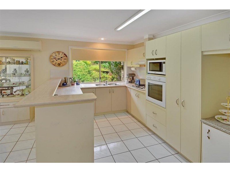 2 Vista CT, Glass House Mountains QLD 4518