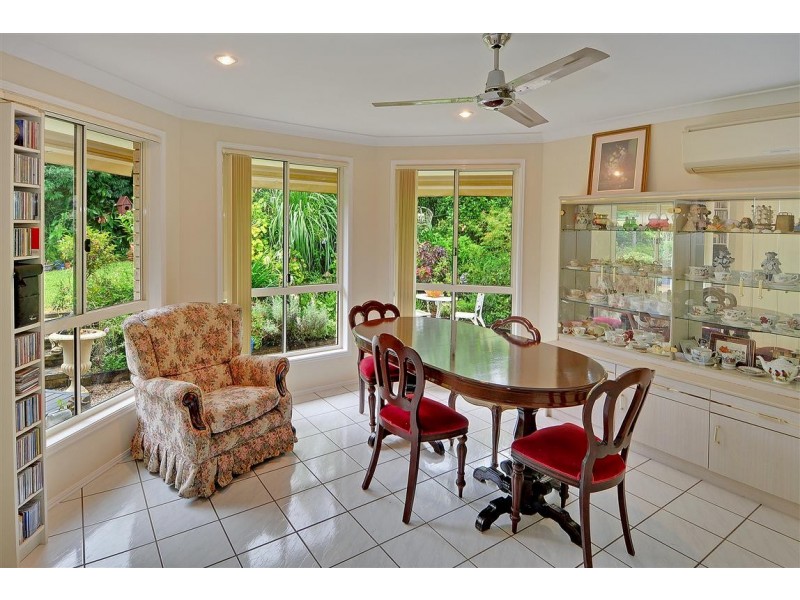 2 Vista CT, Glass House Mountains QLD 4518