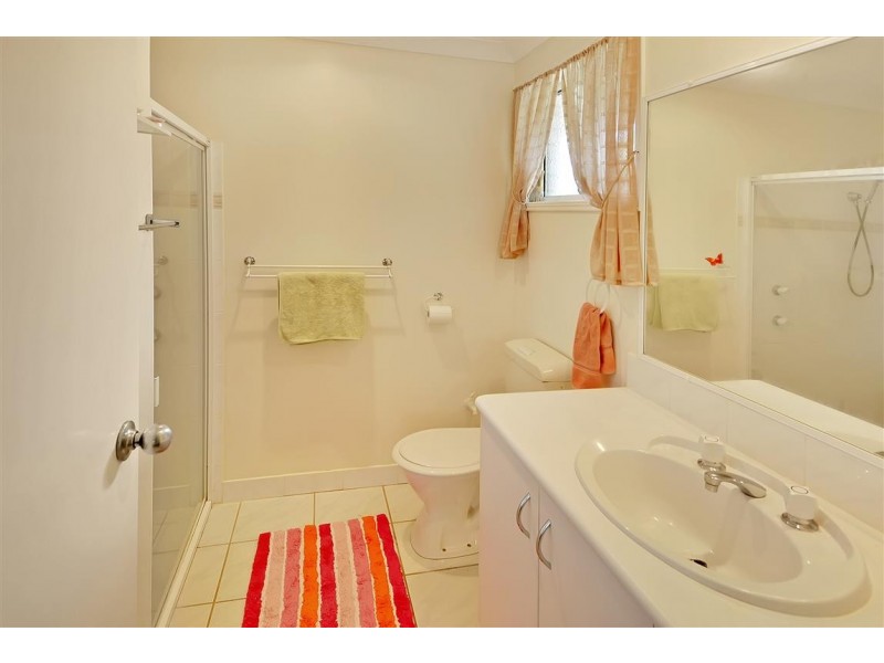 2 Vista CT, Glass House Mountains QLD 4518