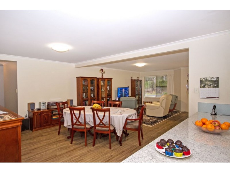 15 Cunningham Avenue, Landsborough QLD 4550