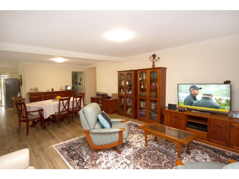 15 Cunningham Avenue, Landsborough QLD 4550